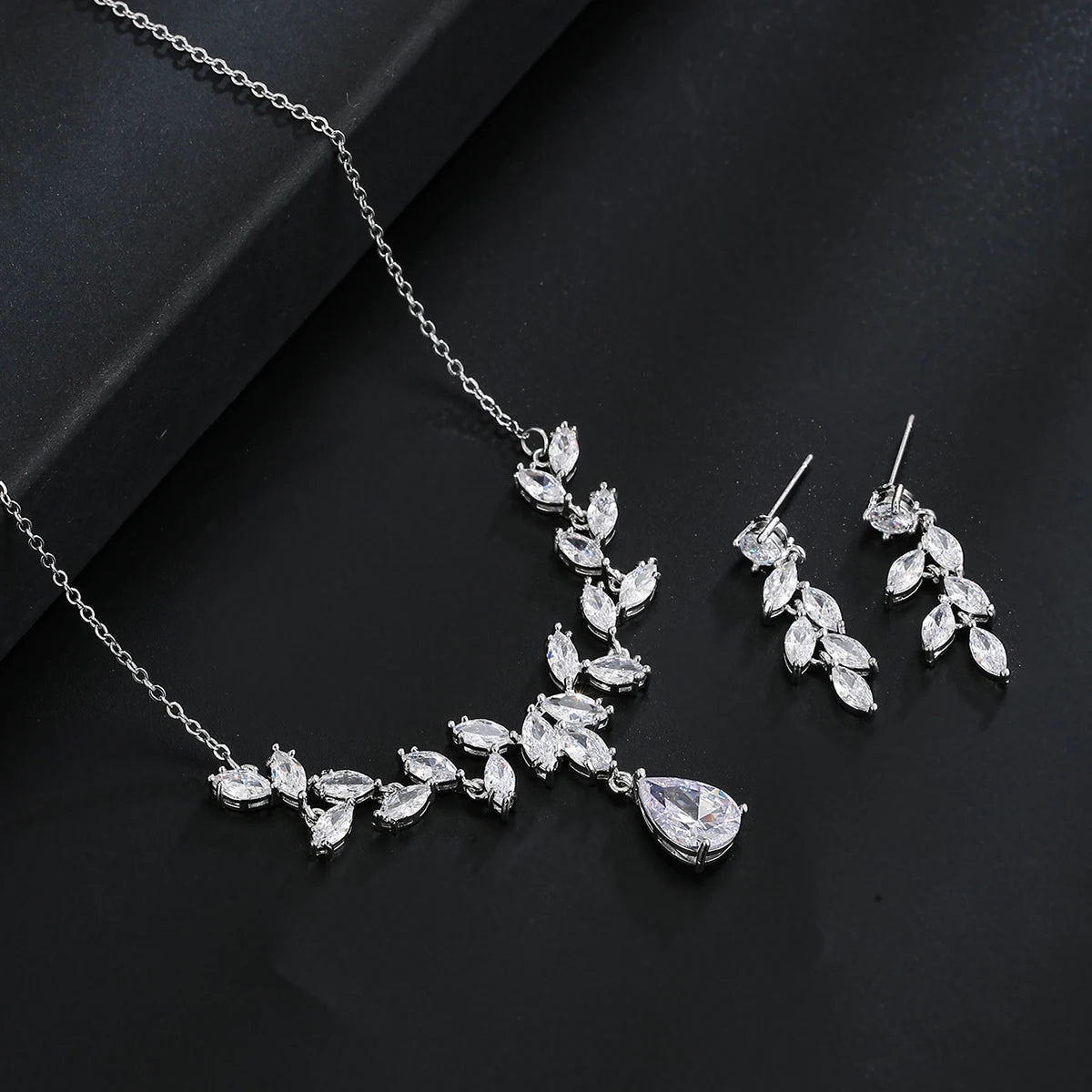 Leaves Shape Jewelry Set