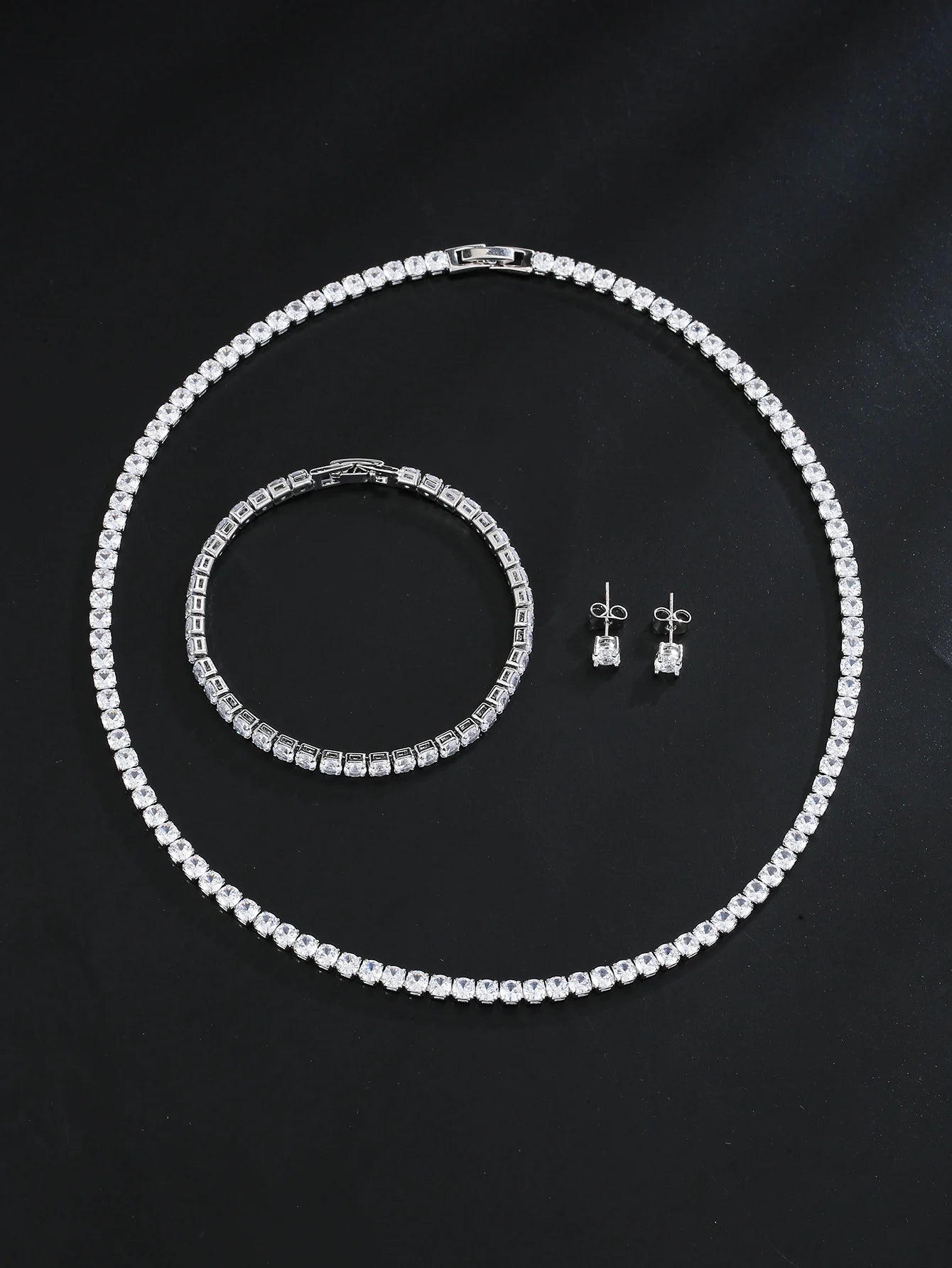 Gorgeous Round Cubic Zirconia Jewelry Set