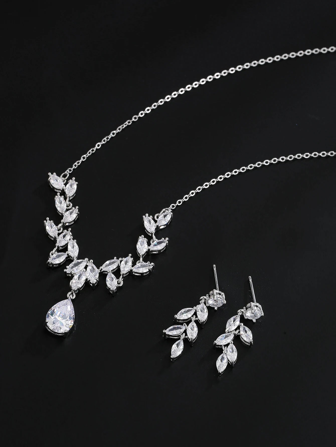 Leaves Shape Jewelry Set